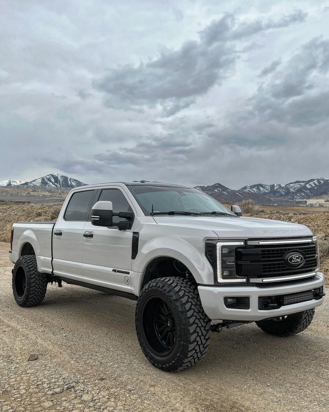 #Ford #F350 #Super #Duty #Custom #grille #black #lights
