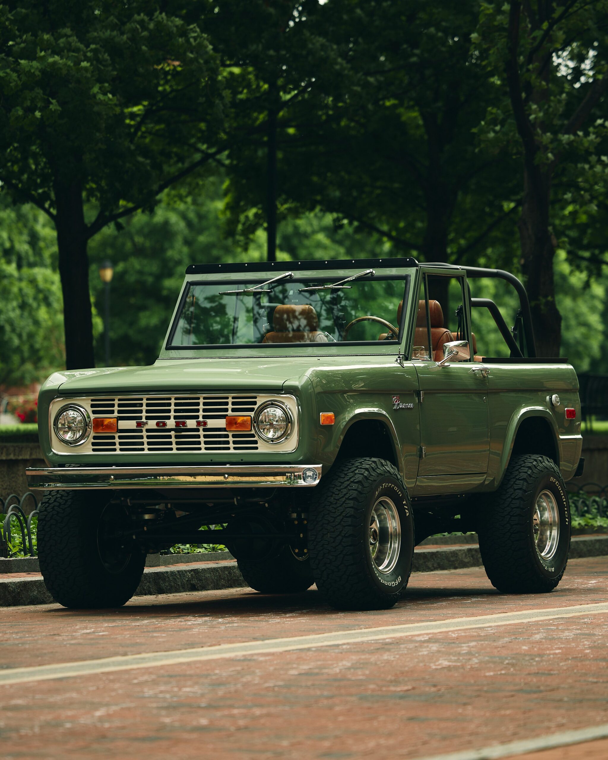 #Boxwood #Green #Classic #Ford #Bronco
