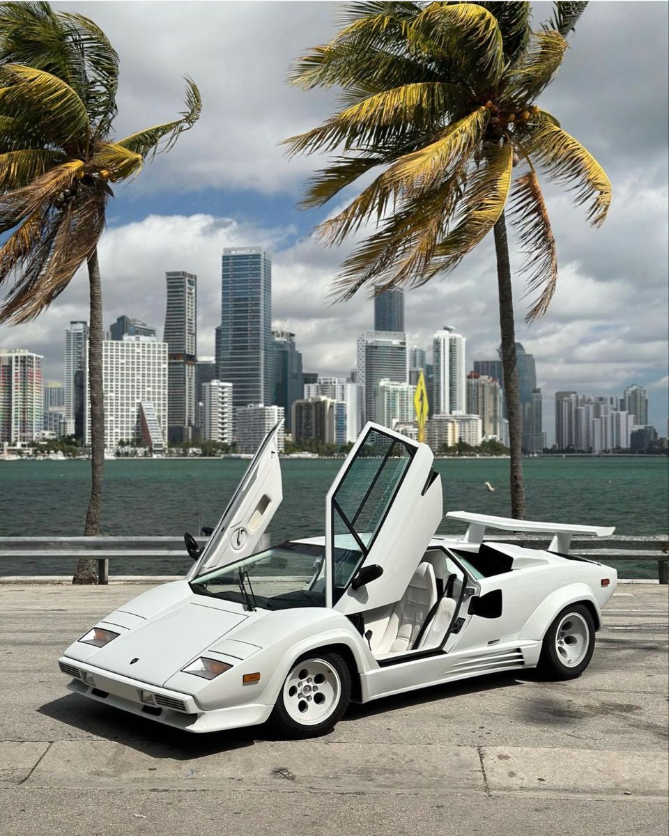 #Classic #Lamborghini #Countach