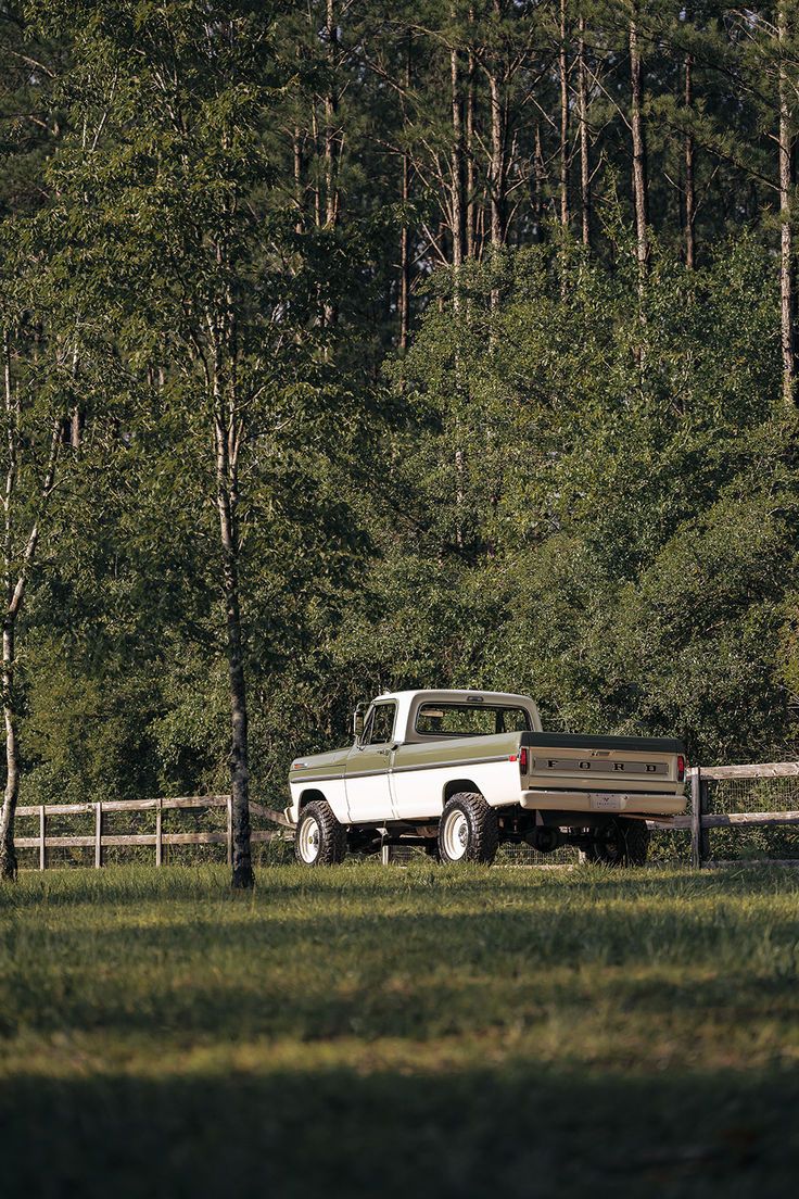 #Classic #Ford #F250 #Farm #Tough