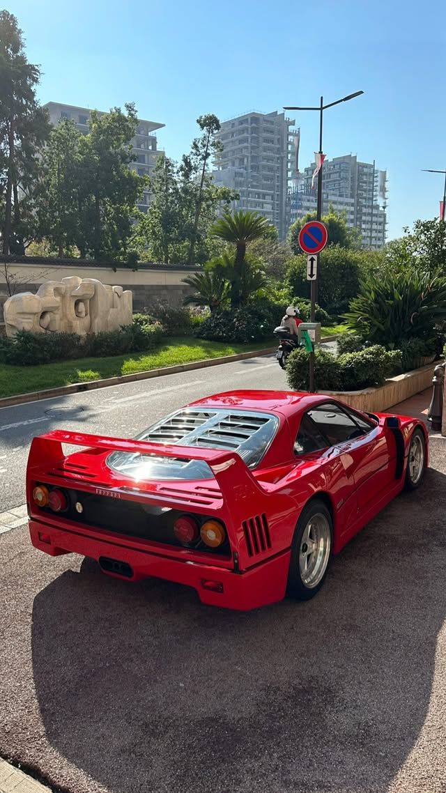 #F40