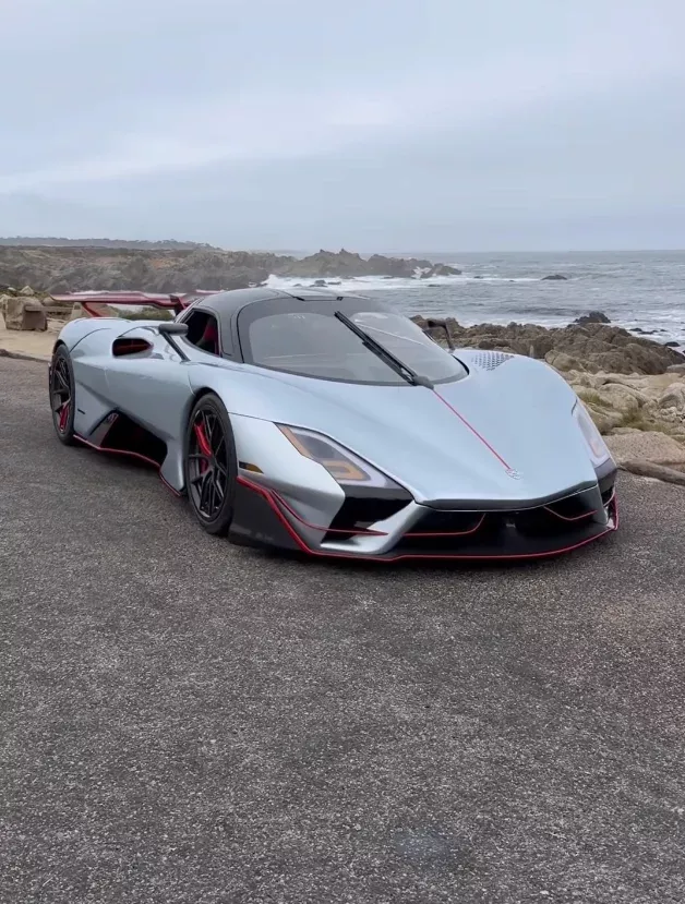 #Man #blown #million #hypercar #America #effectively #reallife #GTA #car