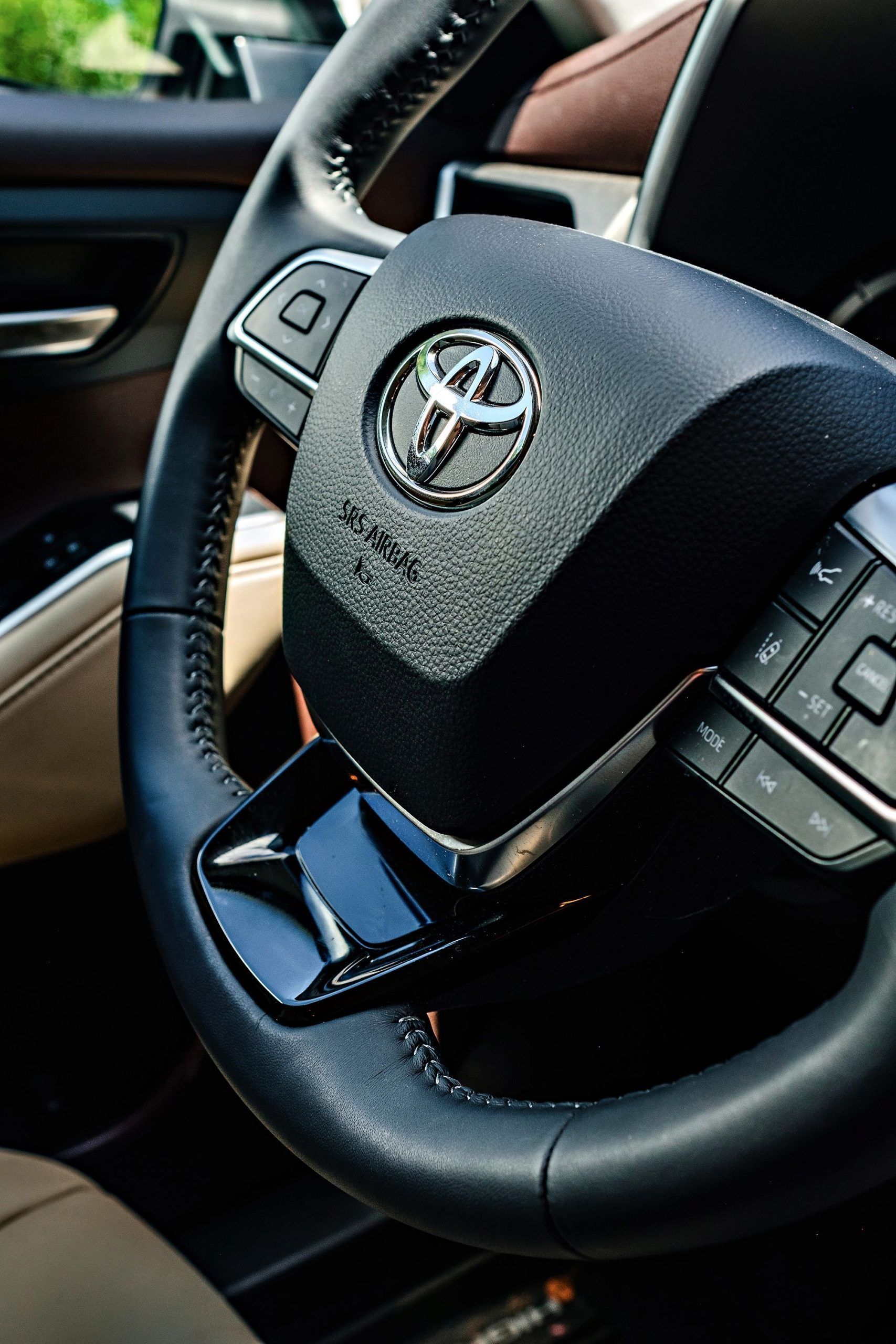 #Toyota #Highlander #Review #Happily #Hughes