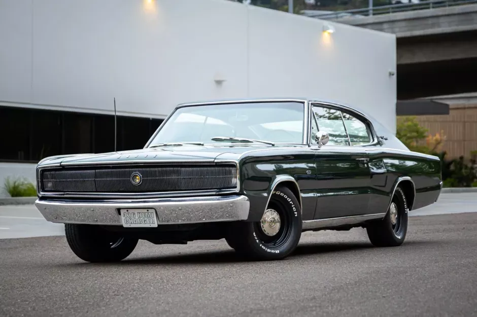 #Dodge #Charger #Hemi #4Speed
