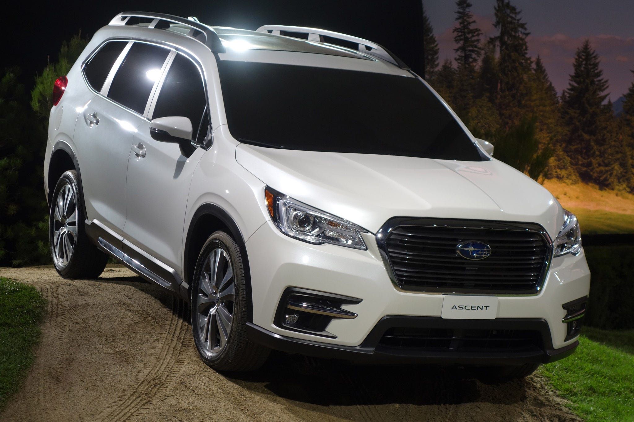 #Subaru #Ascent #Arrives #Cupholders