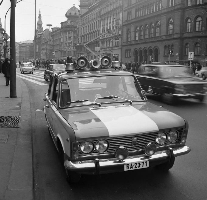 #Carspotting #Extra #Fortepan #rendőrös #képek