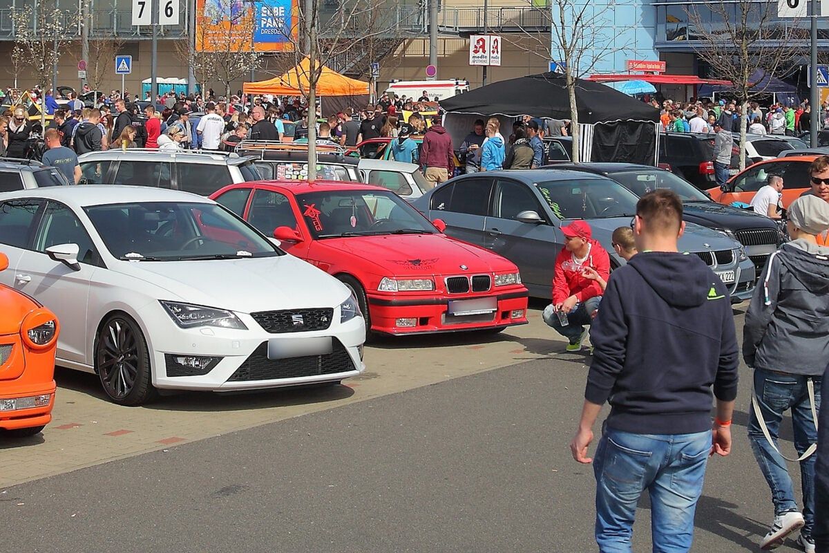 #Einsatz #auf #sächsischen #TuningTreffen #Mann #beschädigt #mehrere #Autos