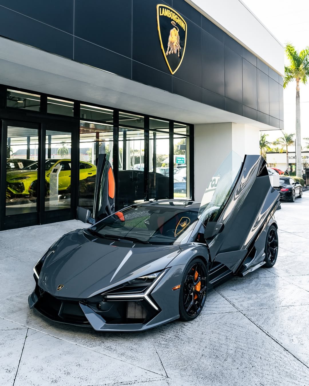 #Lamborghini #revoltu #black