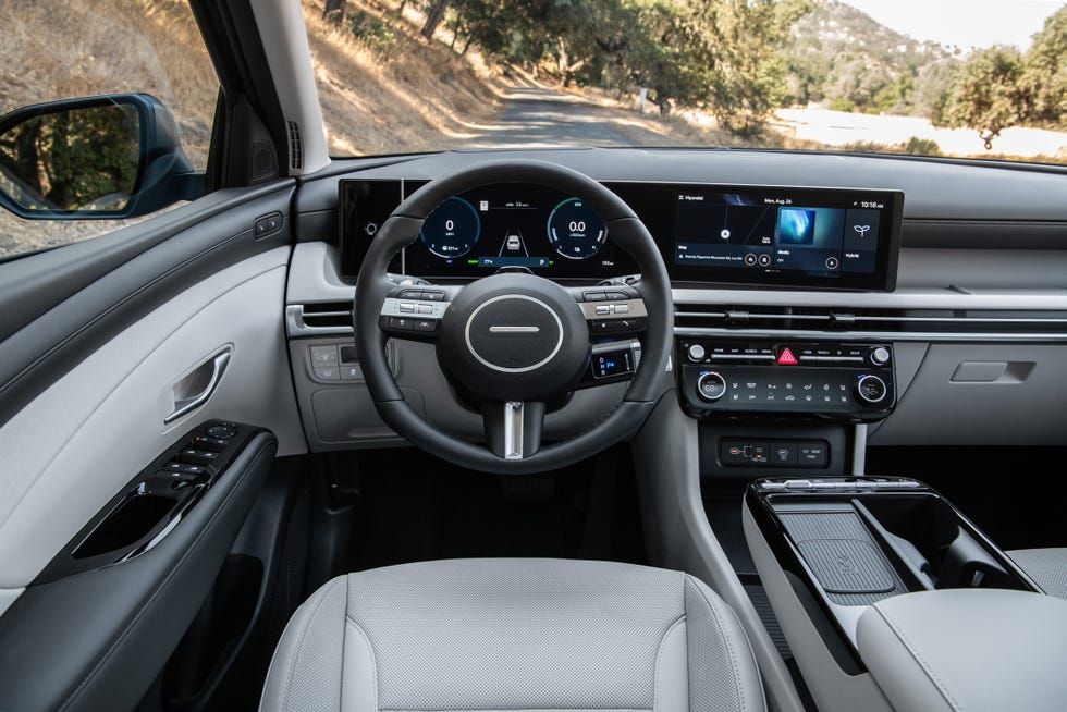 #View #Photos #Hyundai #Tucson
