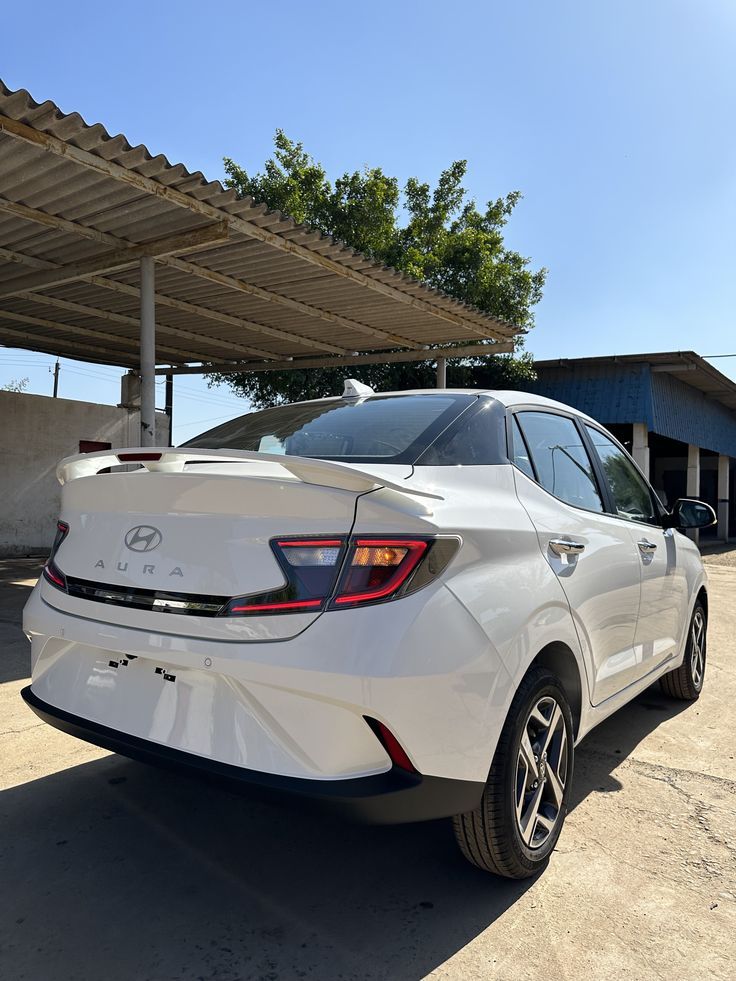 #Hyundai #Aura #SXOCNG #lakh #Reallife #review